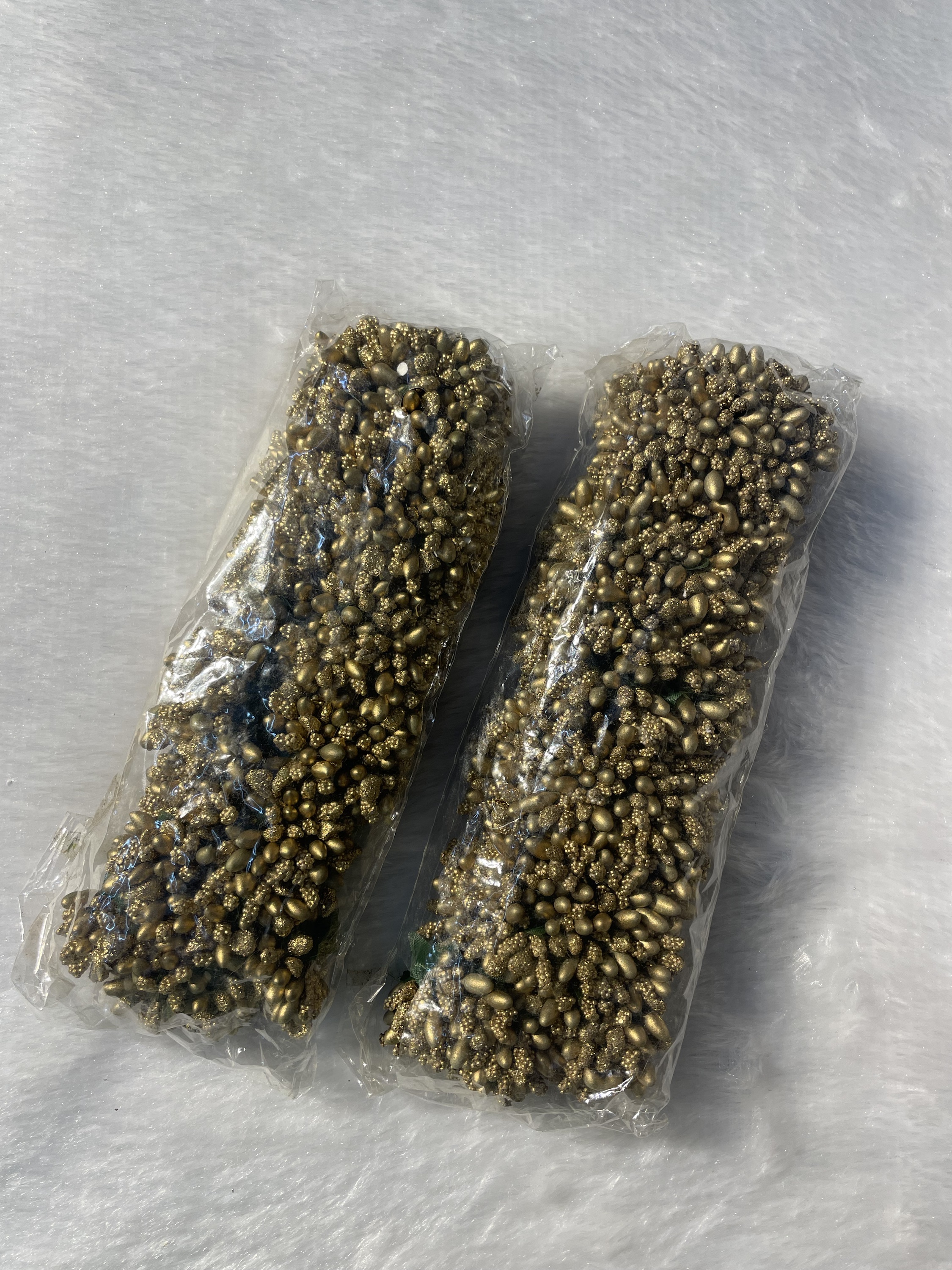 Gold pollens (1 packet)
12 bunches in 1 pack