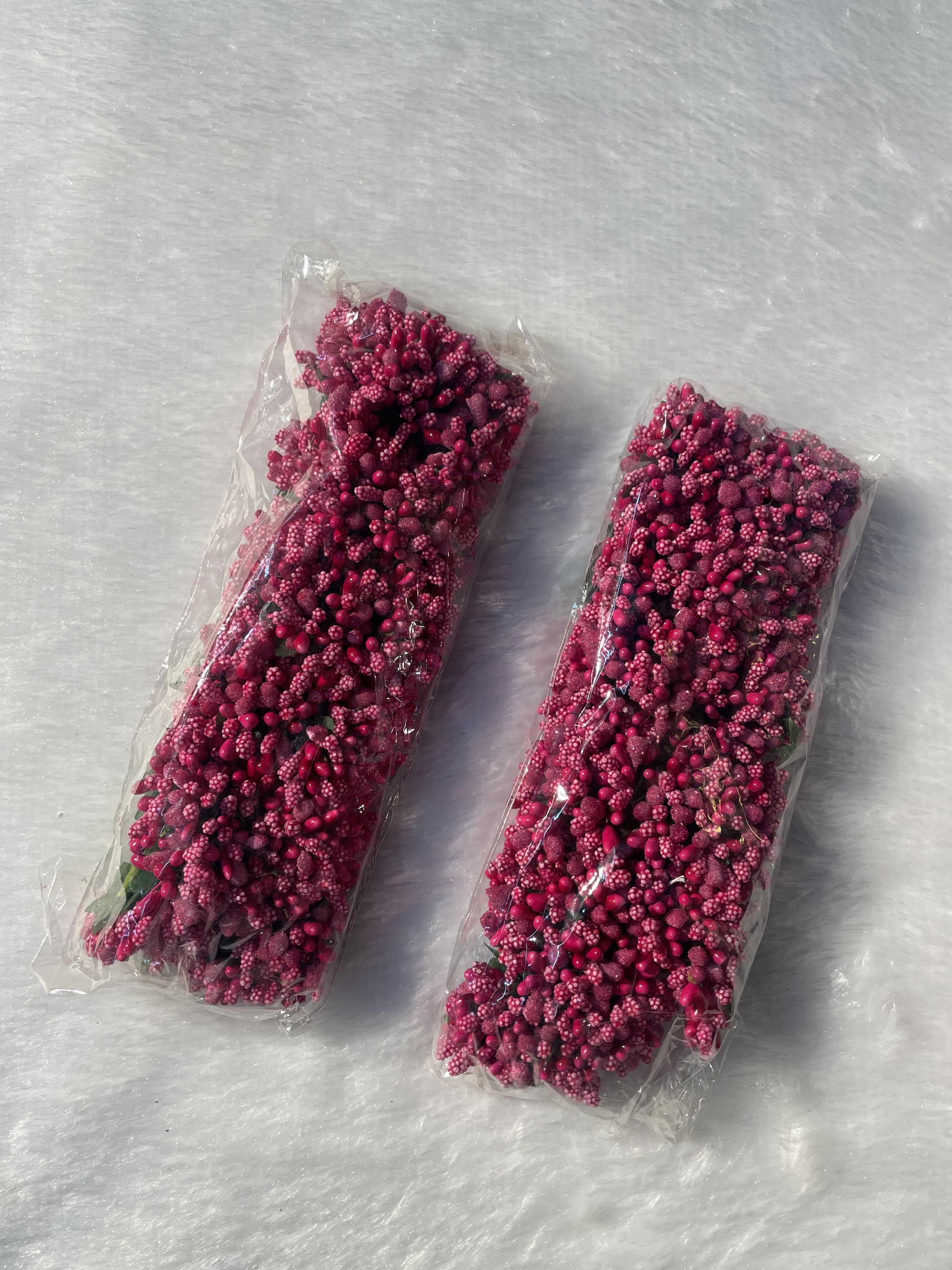 Dark pink pollen (1 packet) 
12 bunches in 1 pack