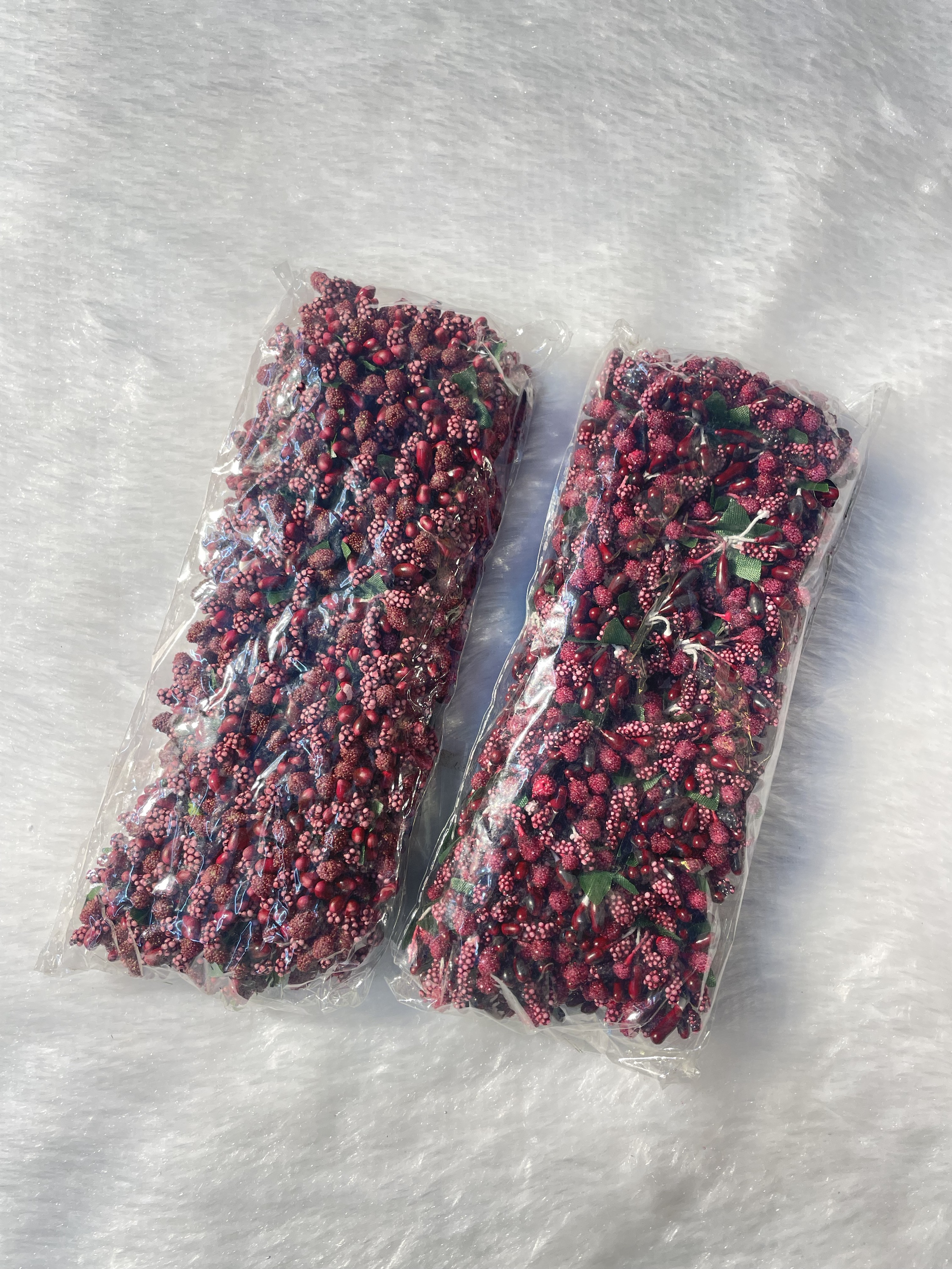 Maroon Pollen (1 packet)
12 bunches in 1 pack