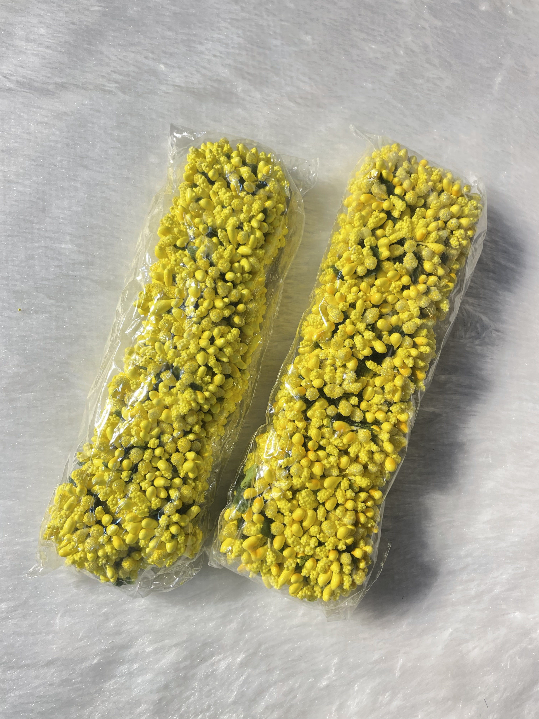 Lemon yellow pollen (1 packet) 
12 bunches in 1 pack
