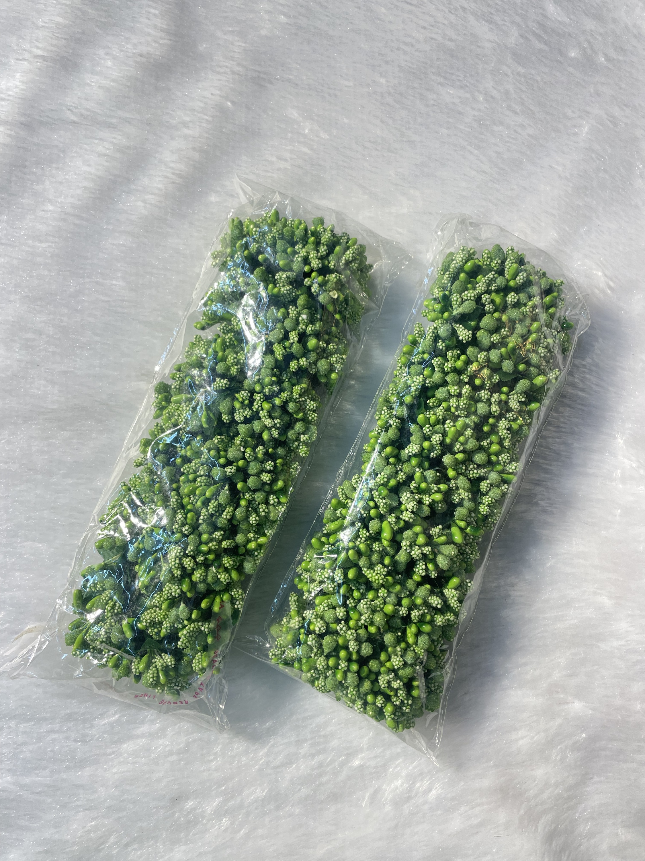 Light green pollen (1 packet)
12 bunches in 1 pack