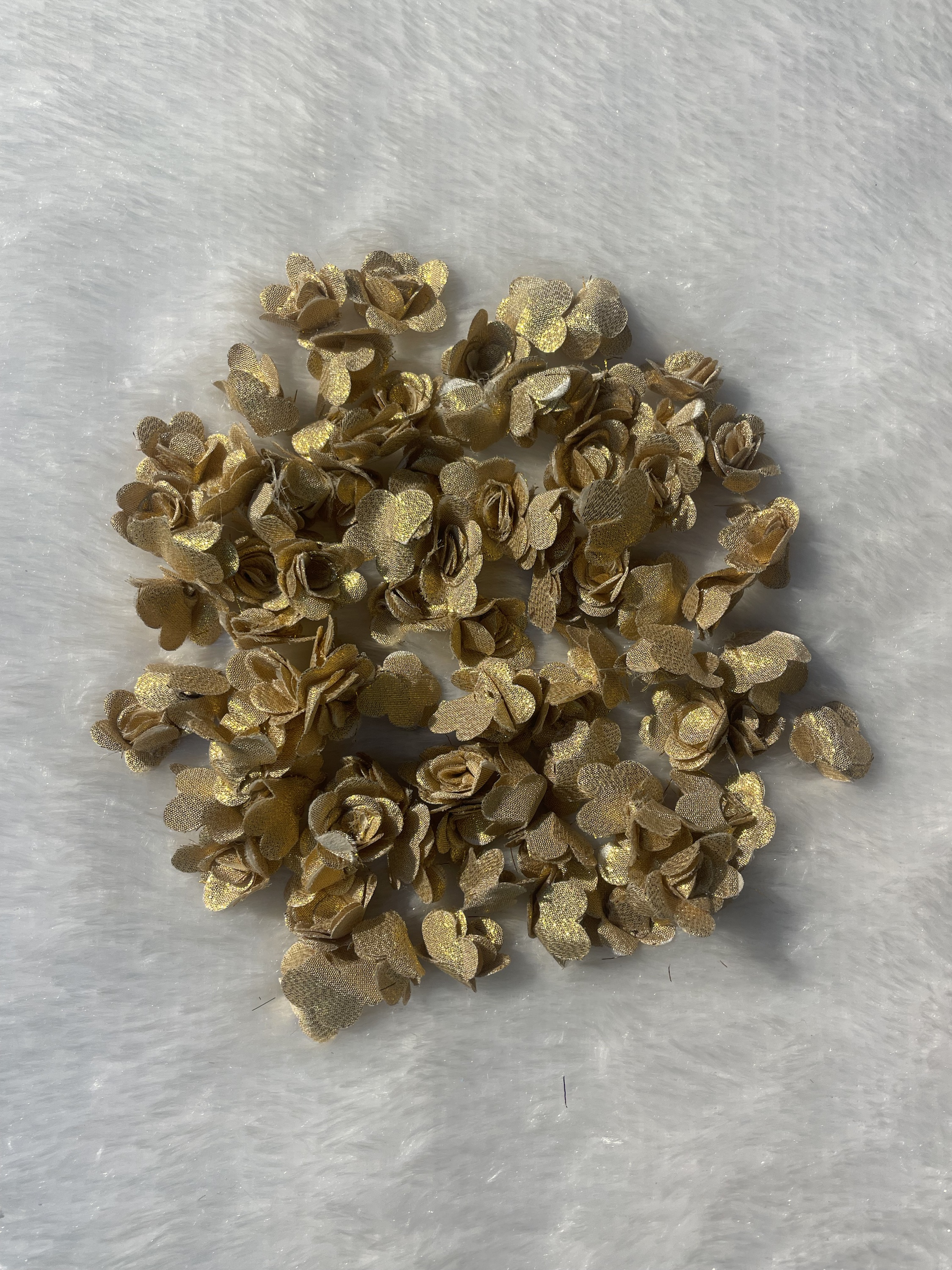 Gold satin flower (100 pieces)