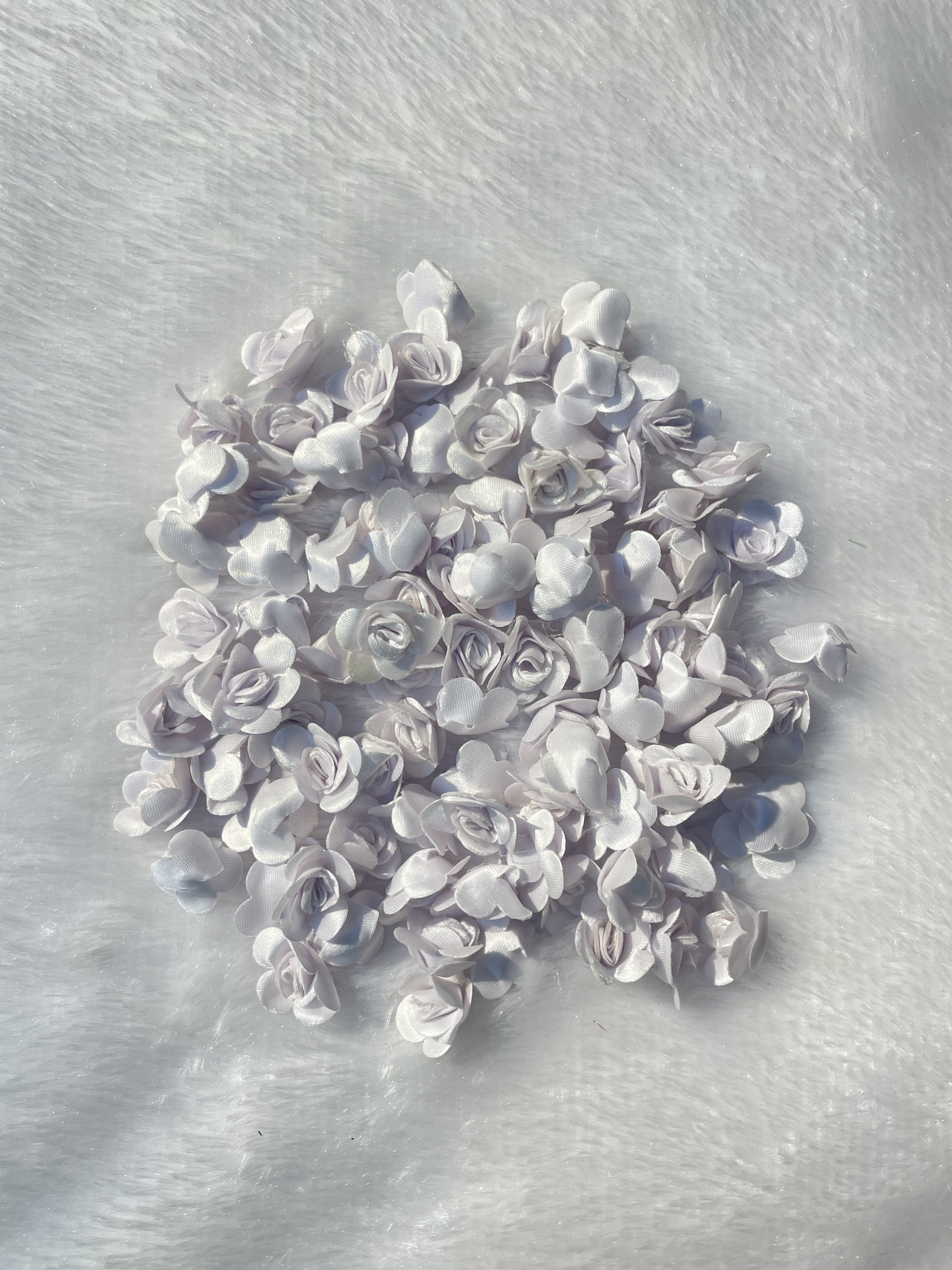White satin flower (100 pieces)