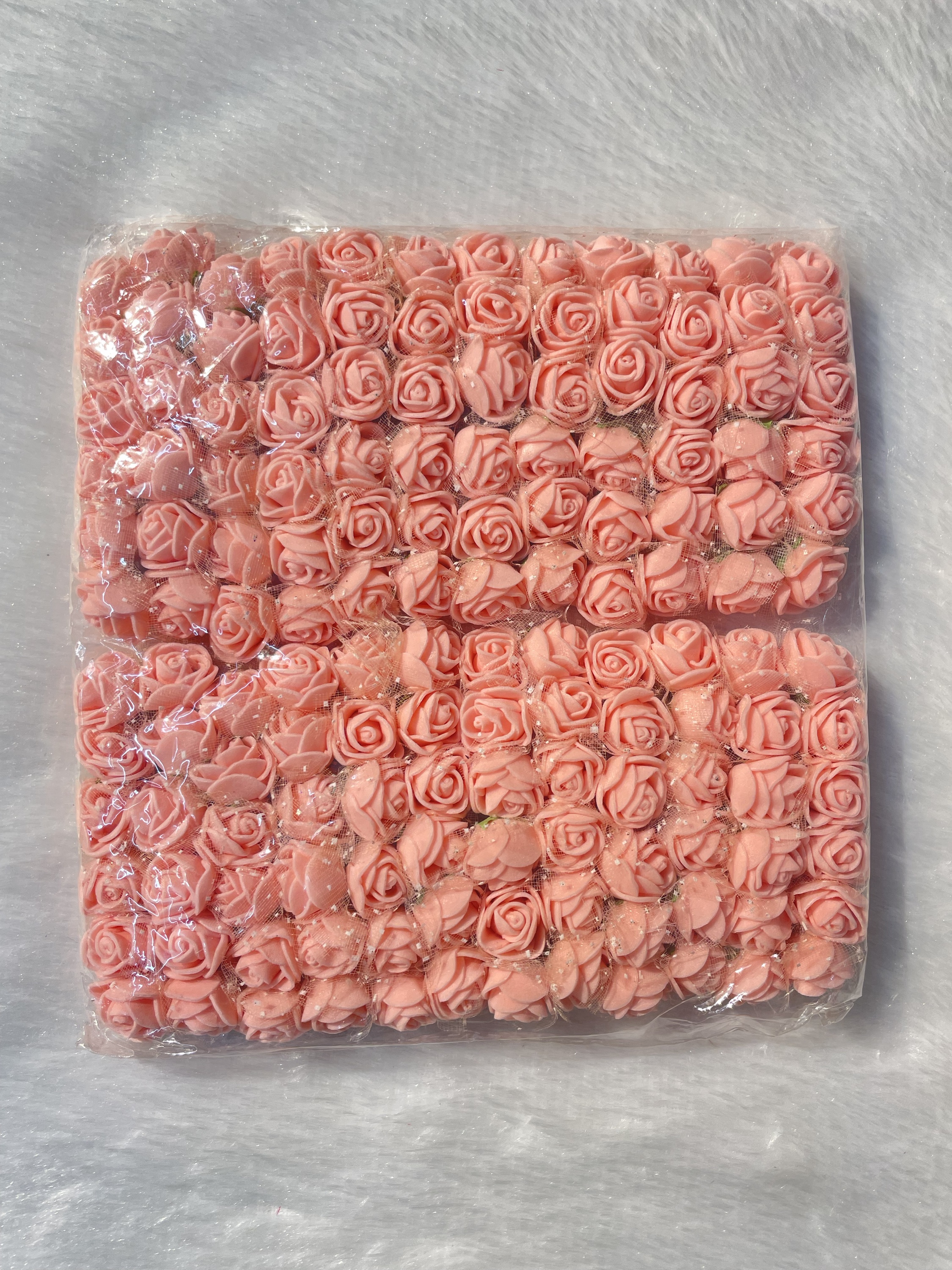 Peach foam flower (144 pieces)

Size-1.5cm