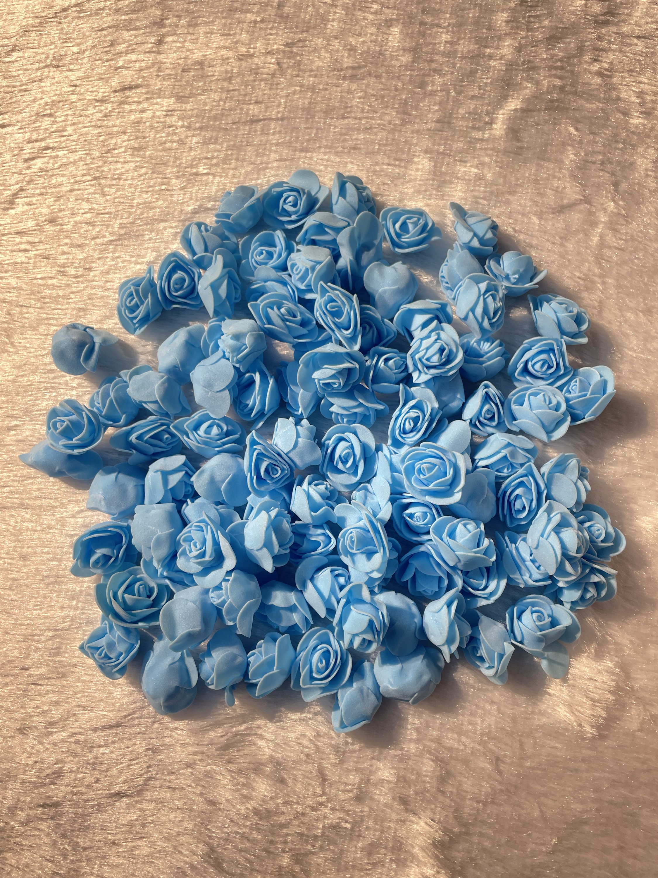 Light blue foam flower (500 pieces)

size-3cm