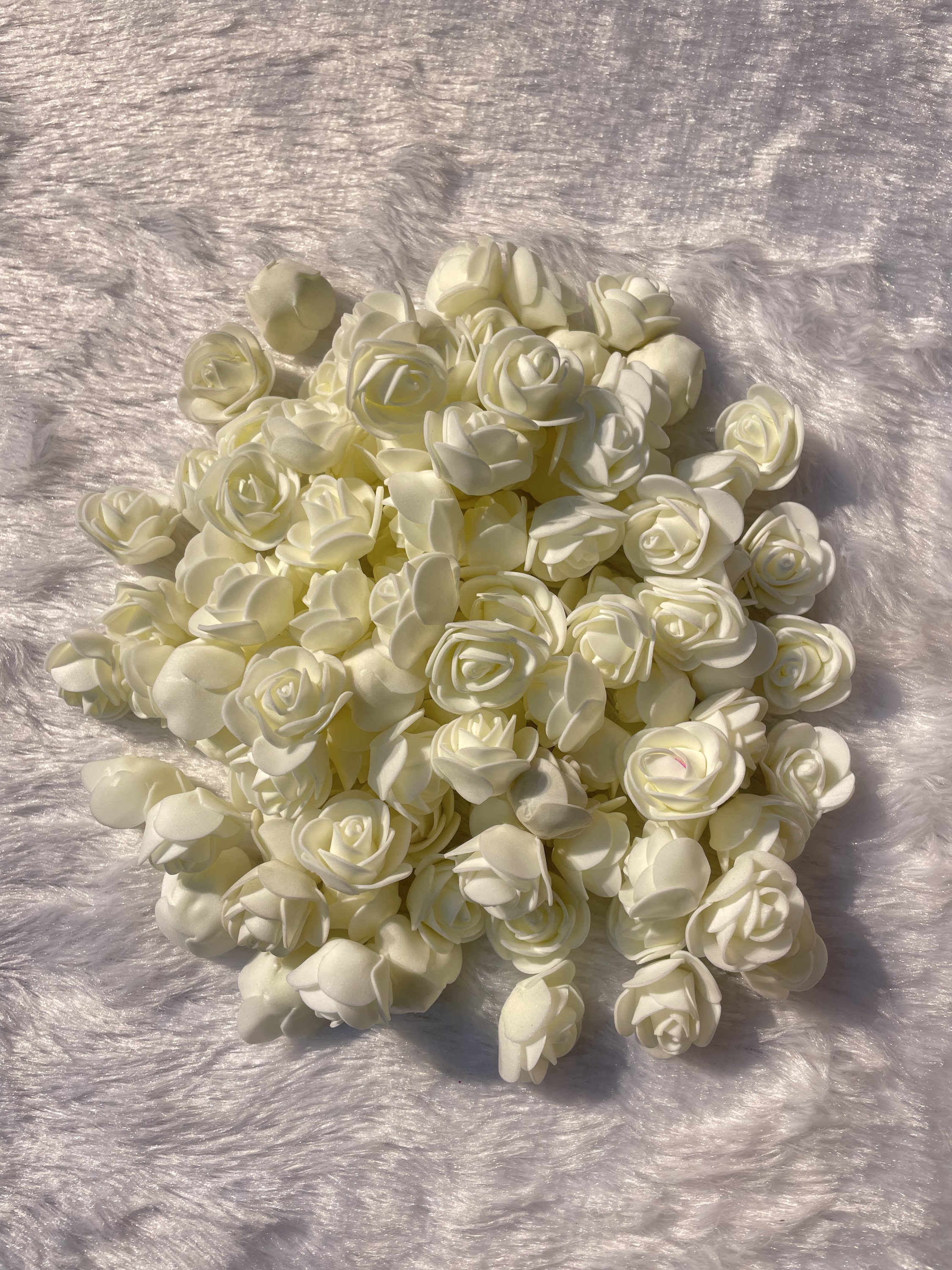 Off white foam flower (500 pieces)
size-3cm