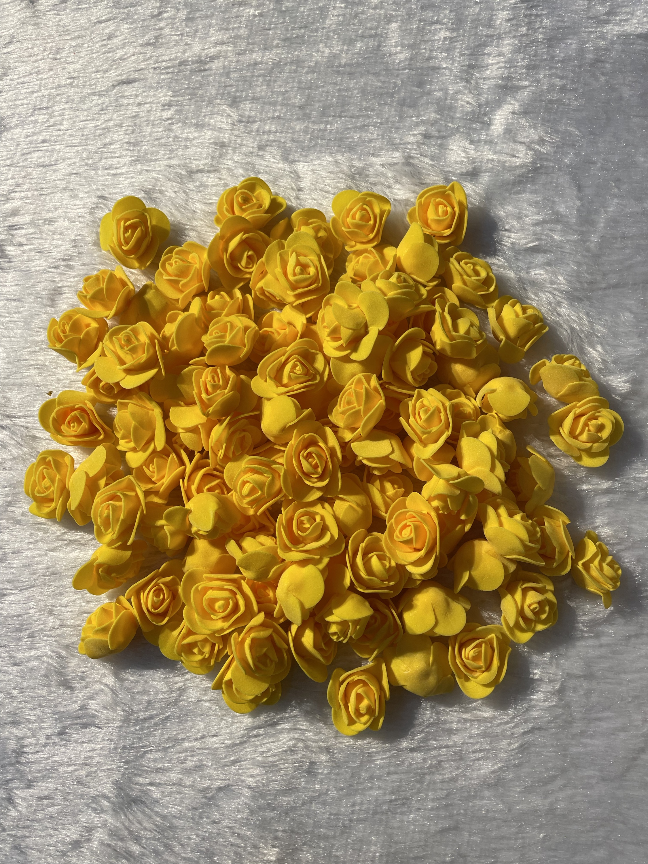 Yellow foam flower (500 pieces)

size-3cm